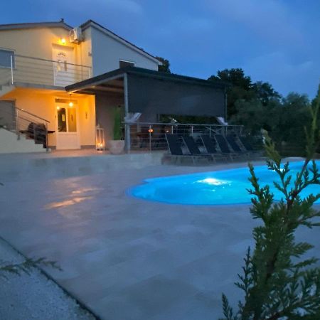 Naturia Holiday House Медулин Екстер'єр фото