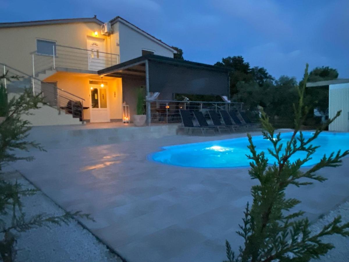 Naturia Holiday House Медулин Екстер'єр фото