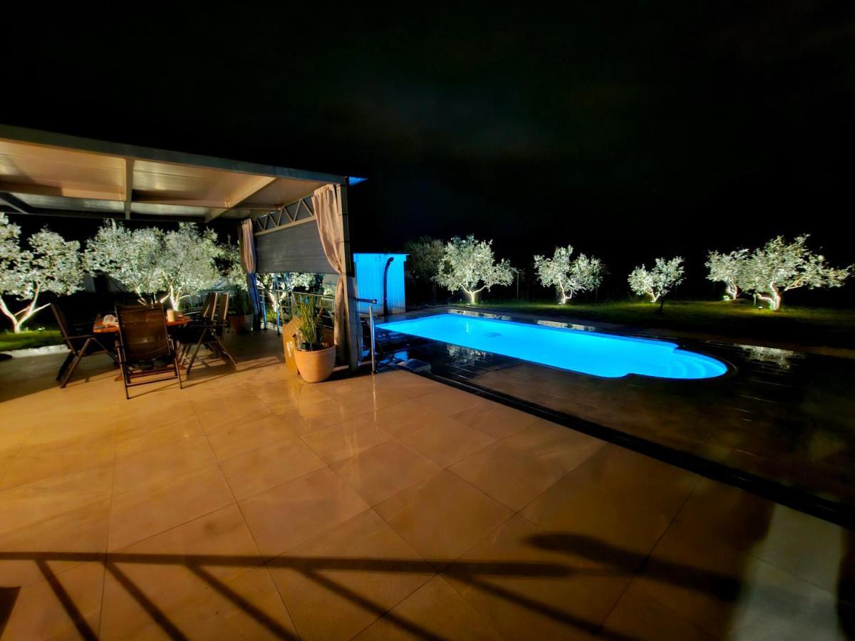 Naturia Holiday House Медулин Екстер'єр фото